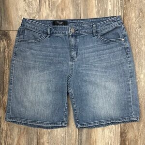 Simply Vera Denim Boyfriend Shorts Size 12